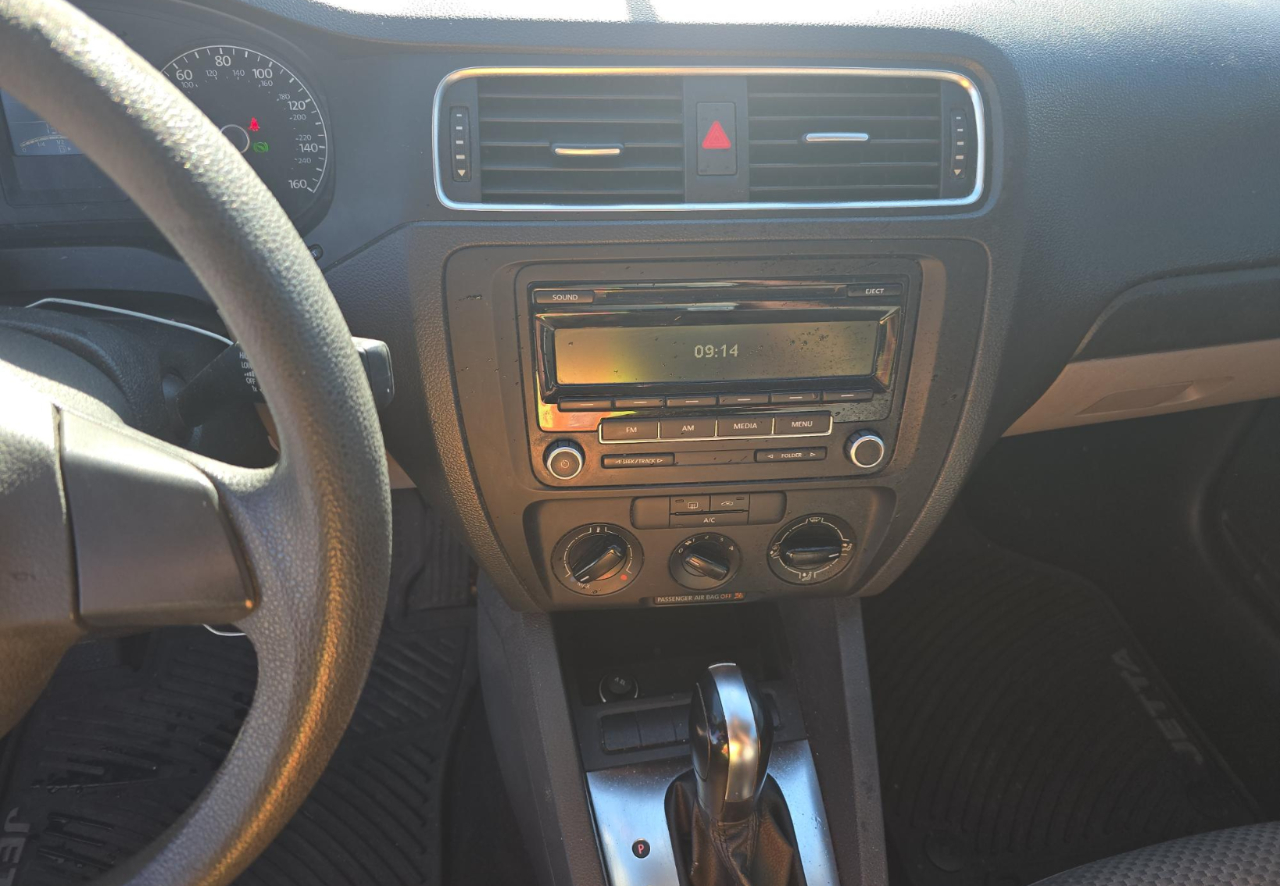 Volkswagen Jetta Sedan  2013