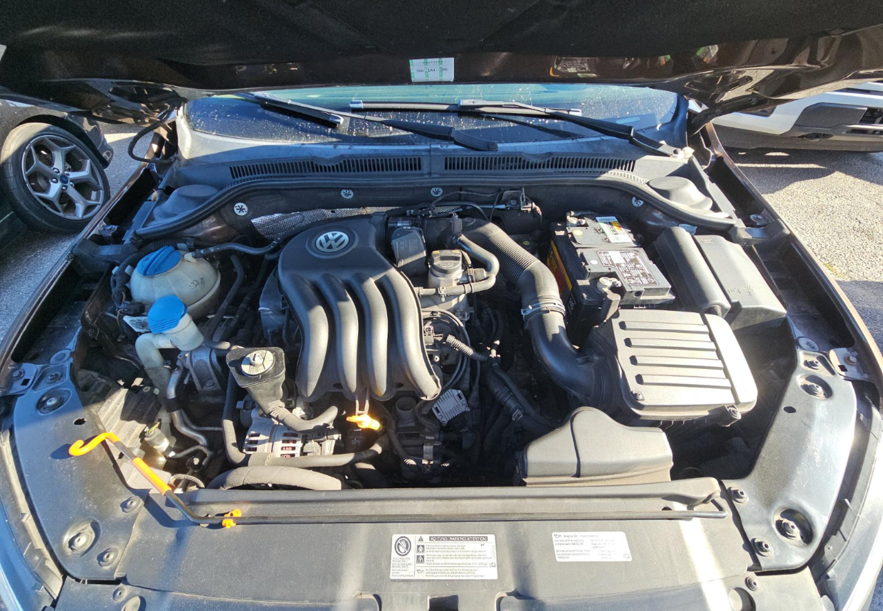 Volkswagen Jetta Sedan  2013