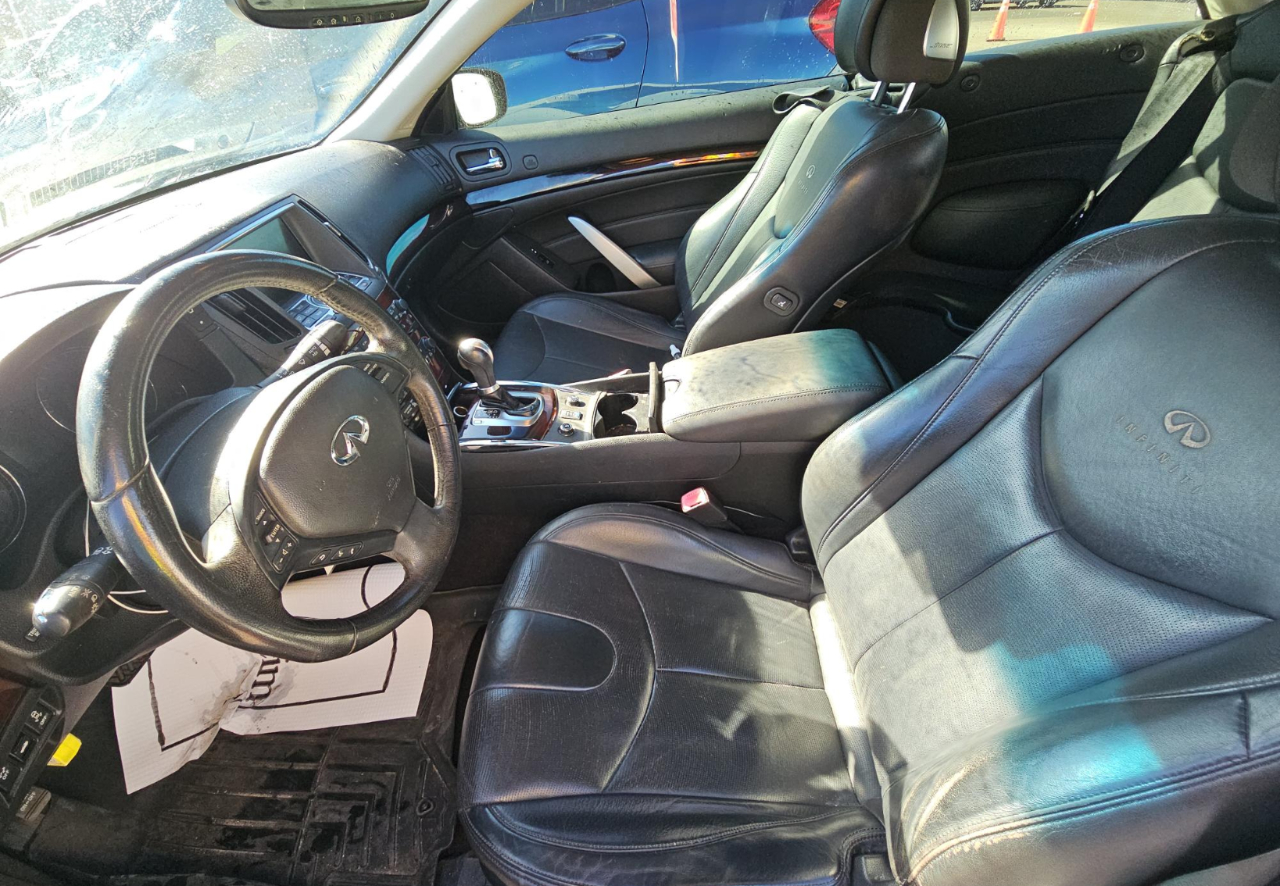 Infiniti G37 Convertible  2011