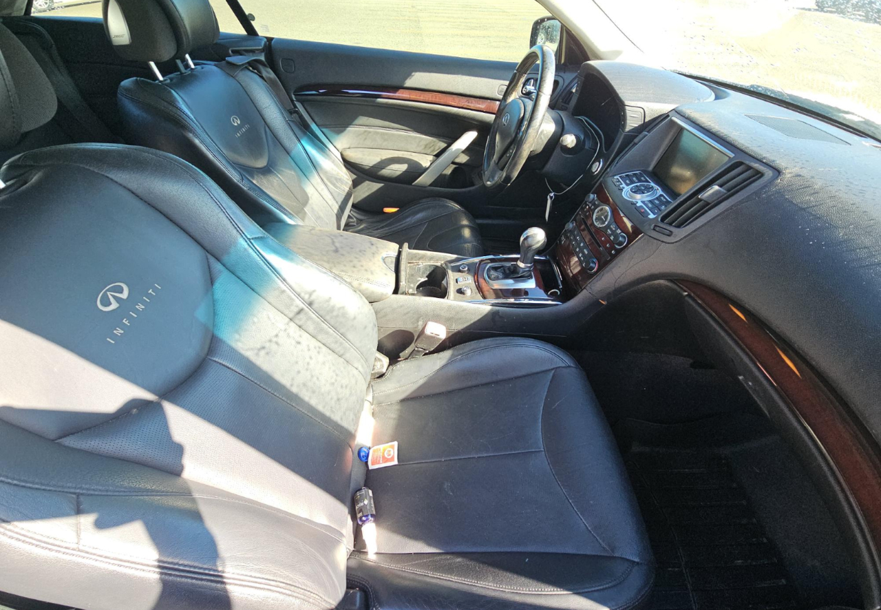 Infiniti G37 Convertible  2011