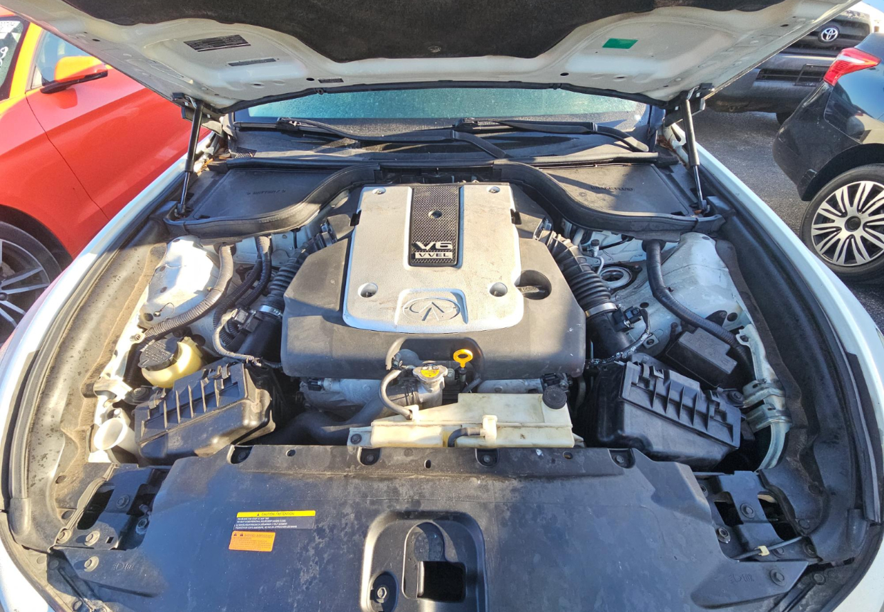 Infiniti G37 Convertible  2011