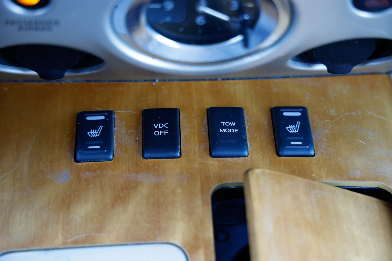 Infiniti QX56 RWD 4dr 2004