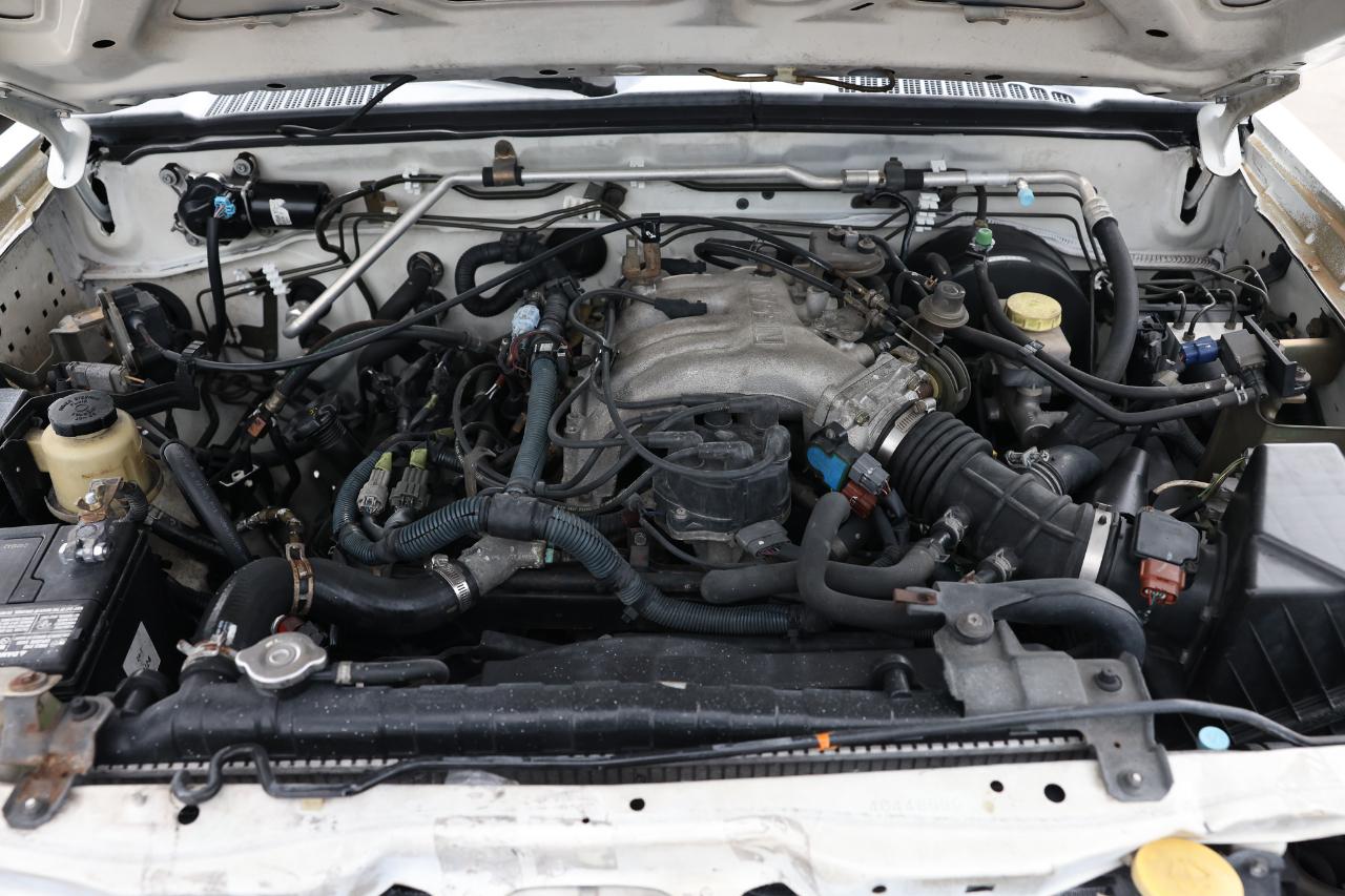 Nissan Frontier 2WD  2004