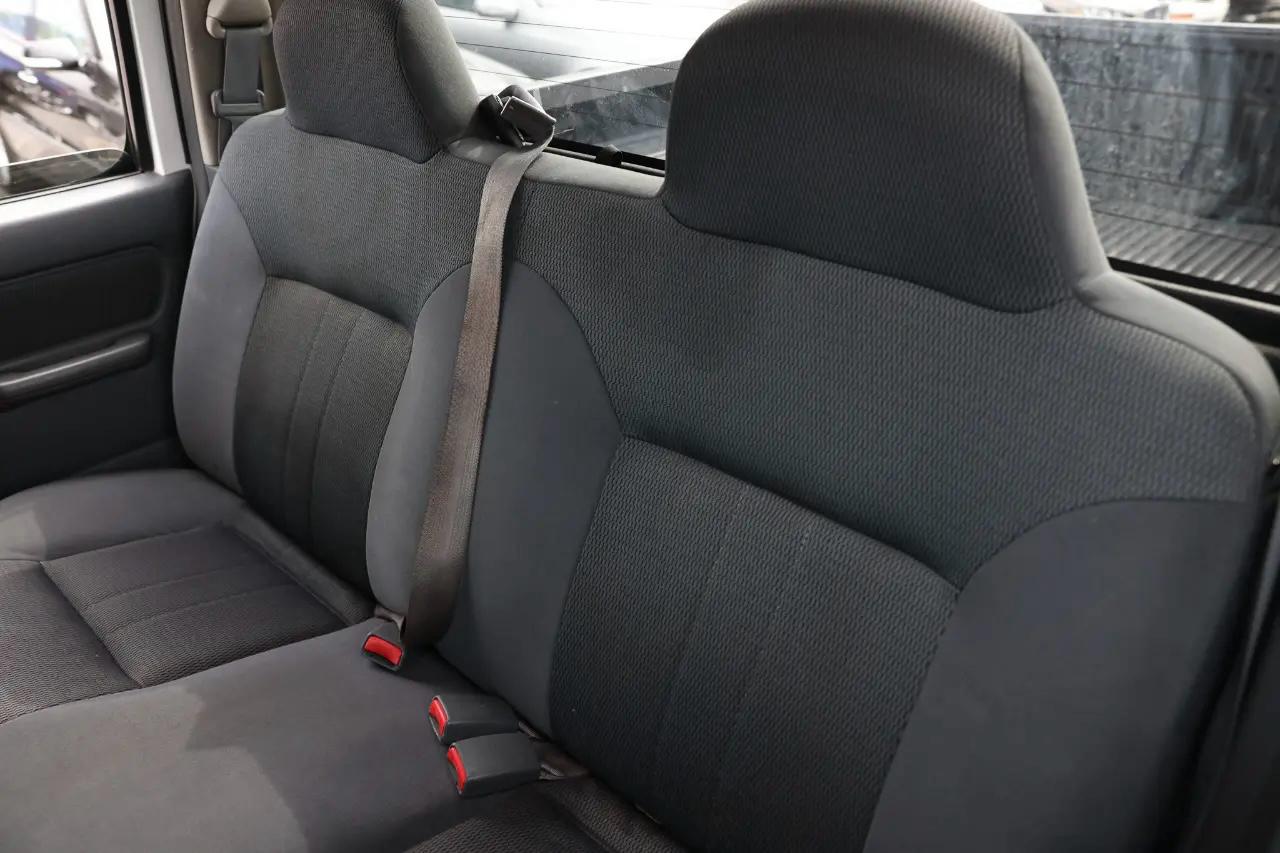 Nissan Frontier 2WD  2004