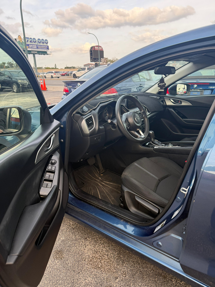 Mazda Mazda3 4-Door  2018