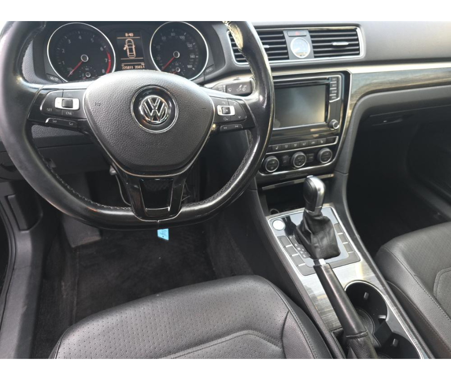 Volkswagen Passat SE 2017
