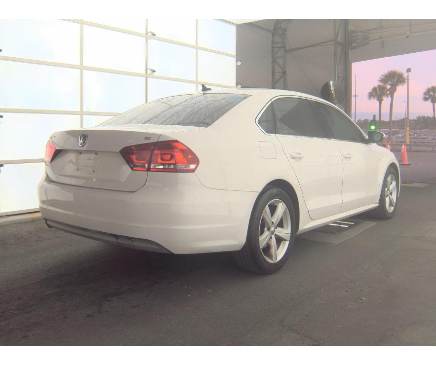 Volkswagen Passat  2012