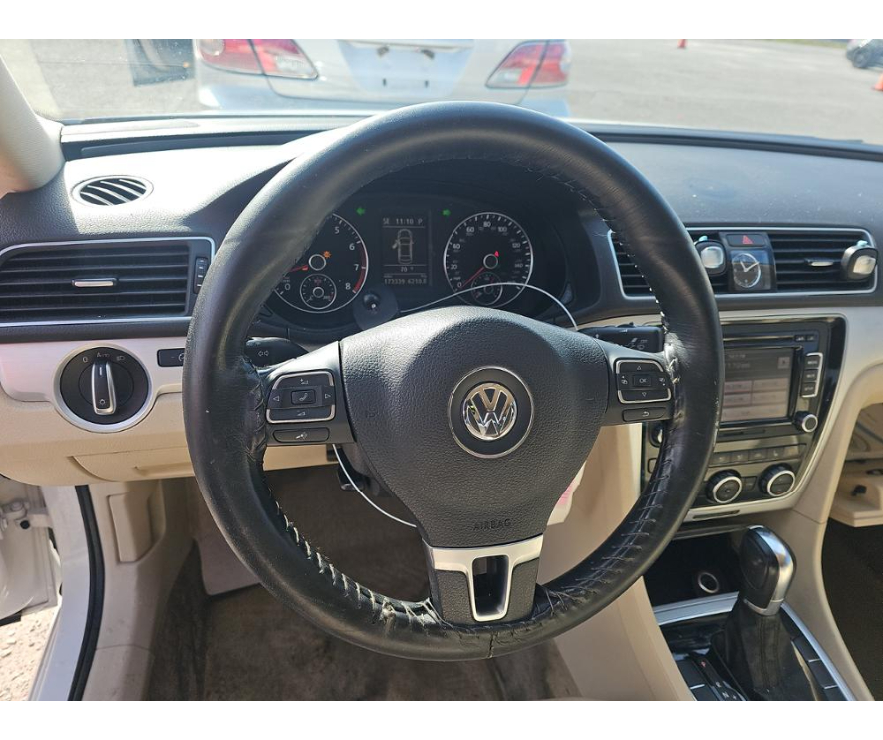 Volkswagen Passat  2012