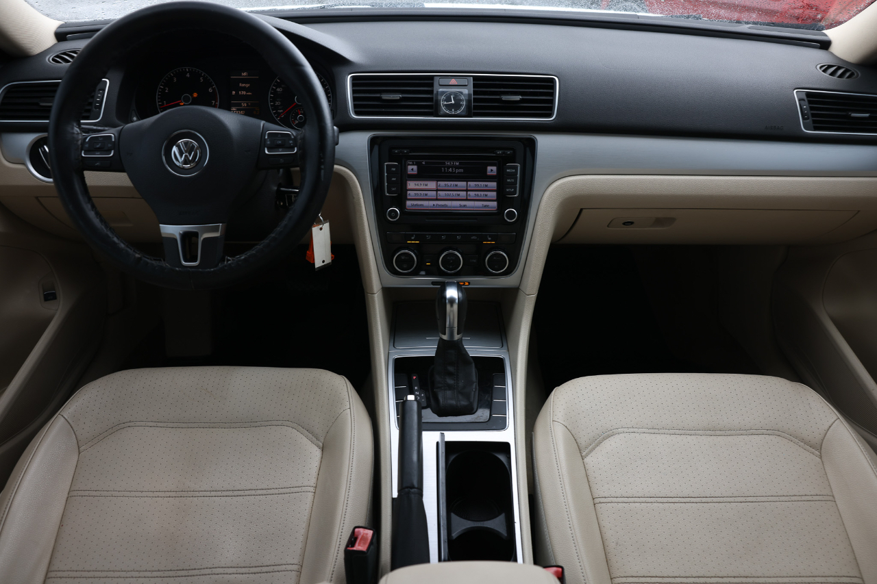 Volkswagen Passat  2012