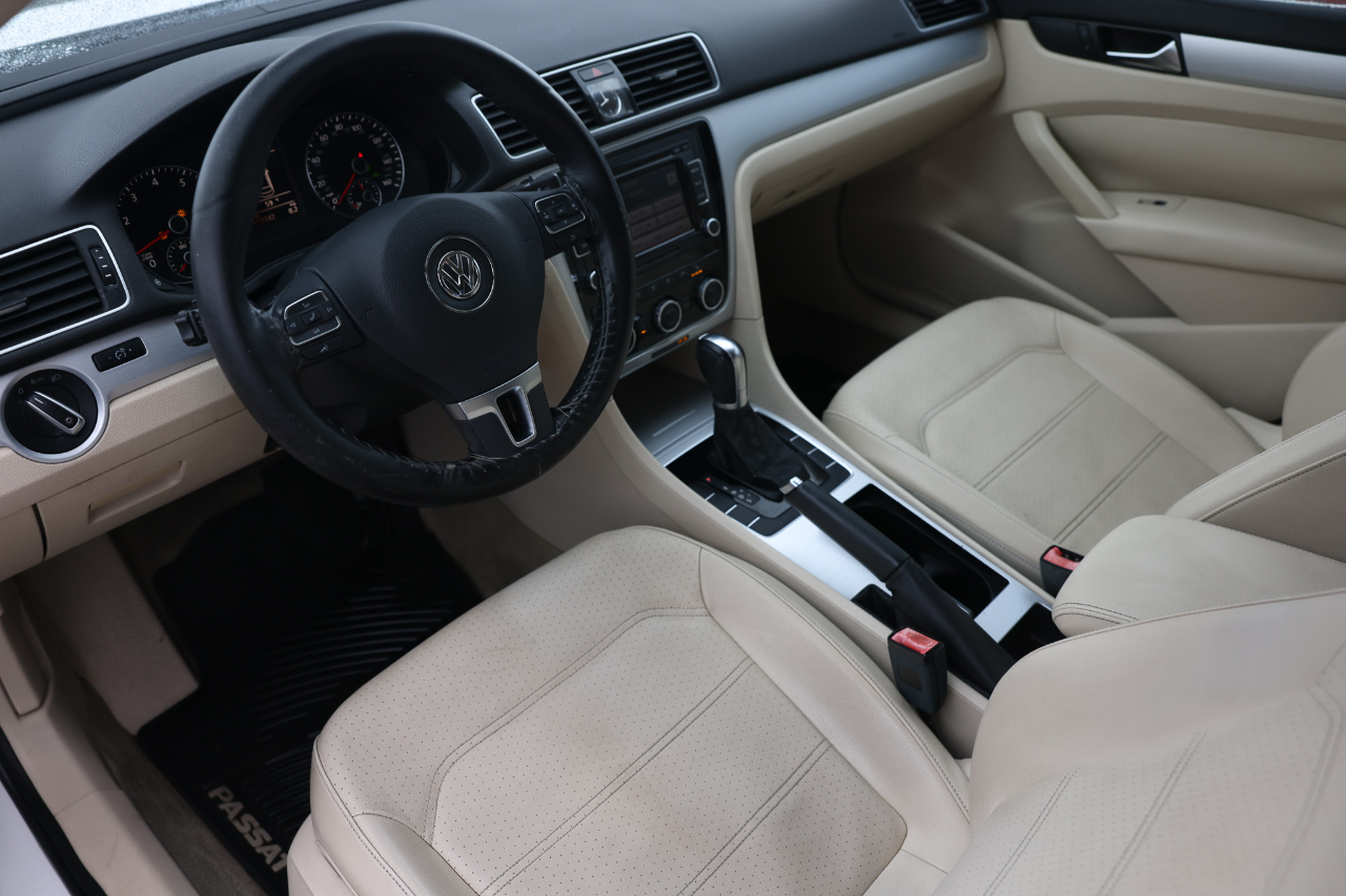 Volkswagen Passat  2012