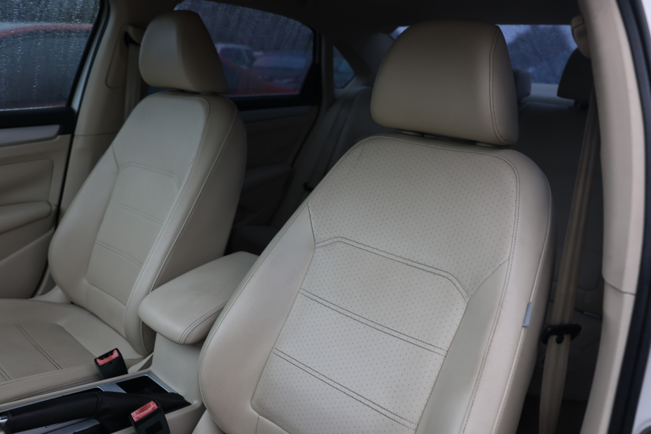 Volkswagen Passat  2012