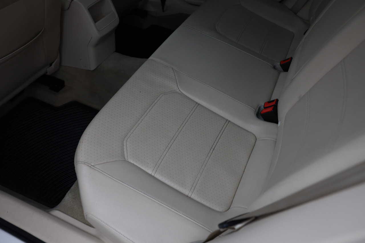 Volkswagen Passat  2012