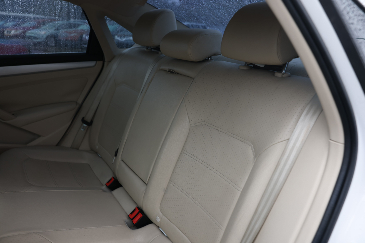 Volkswagen Passat  2012