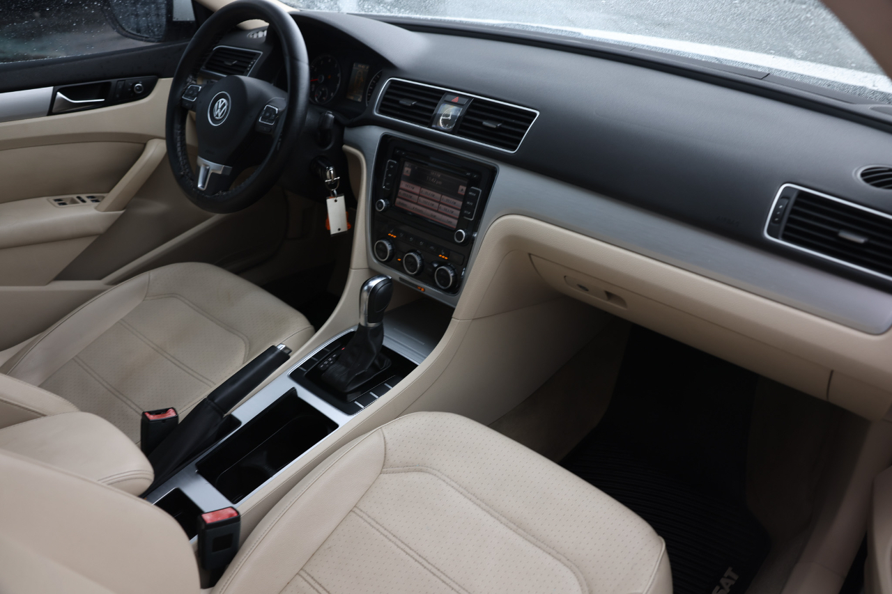 Volkswagen Passat  2012