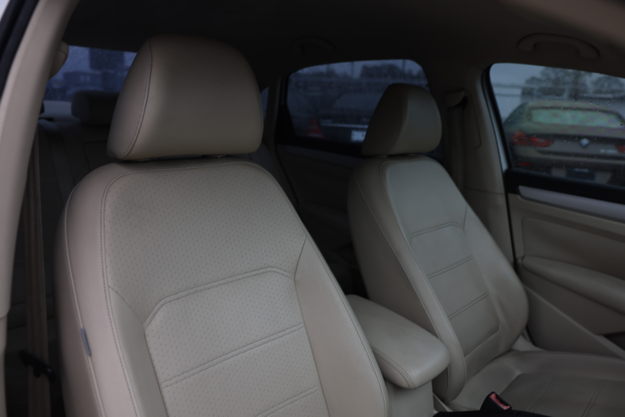 Volkswagen Passat  2012