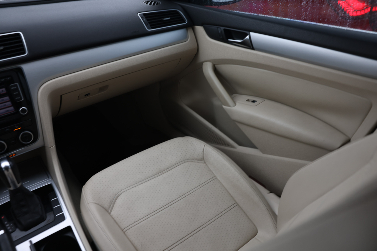 Volkswagen Passat  2012