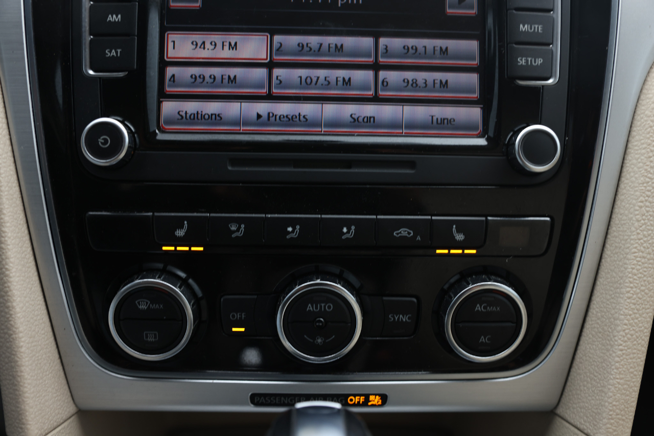 Volkswagen Passat  2012