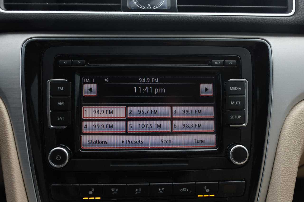 Volkswagen Passat  2012