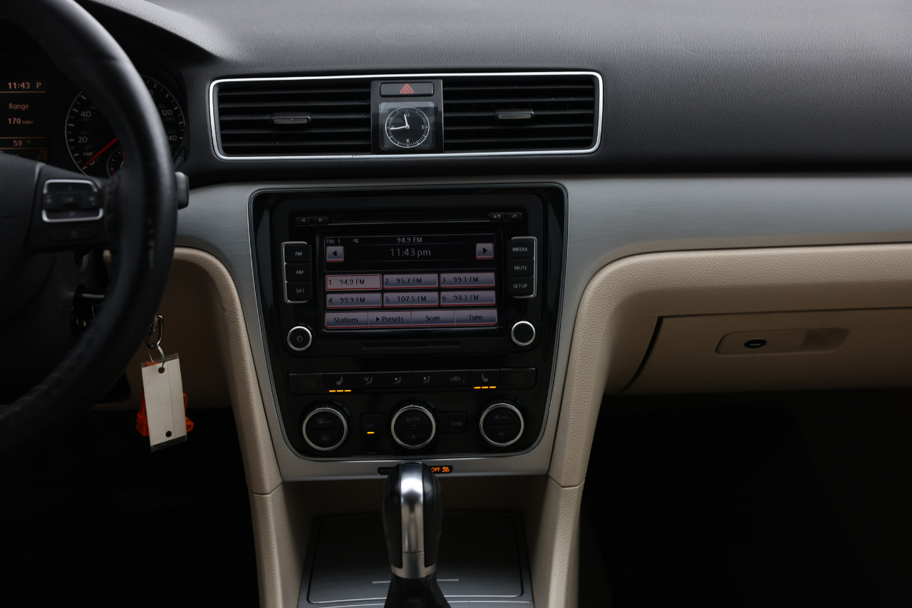 Volkswagen Passat  2012