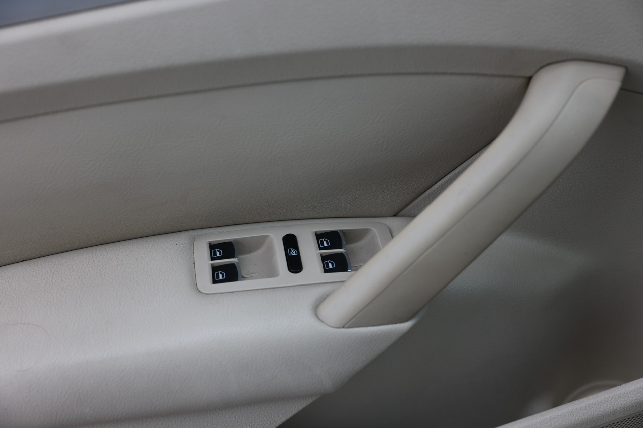 Volkswagen Passat  2012