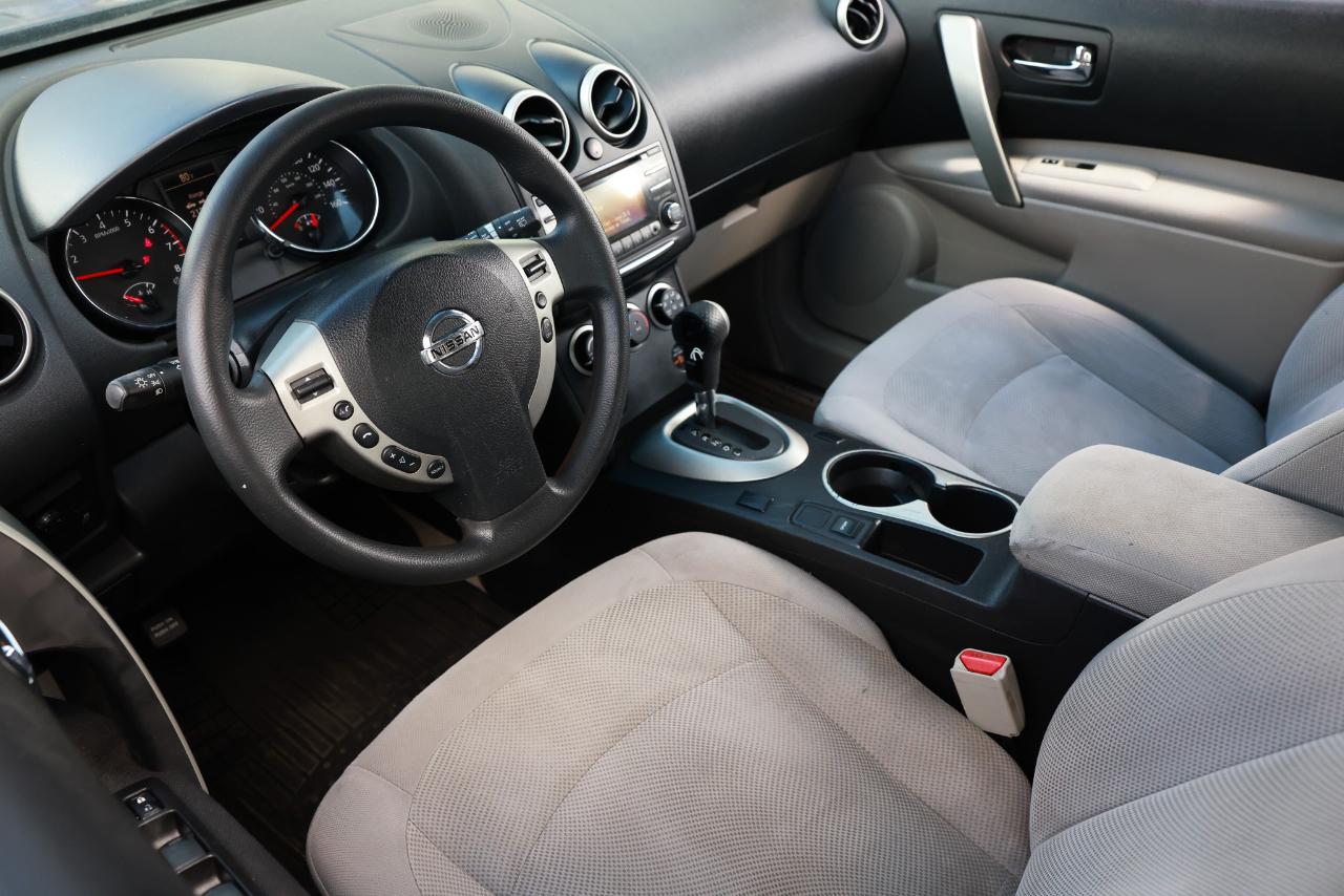 Nissan Rogue Select  2014