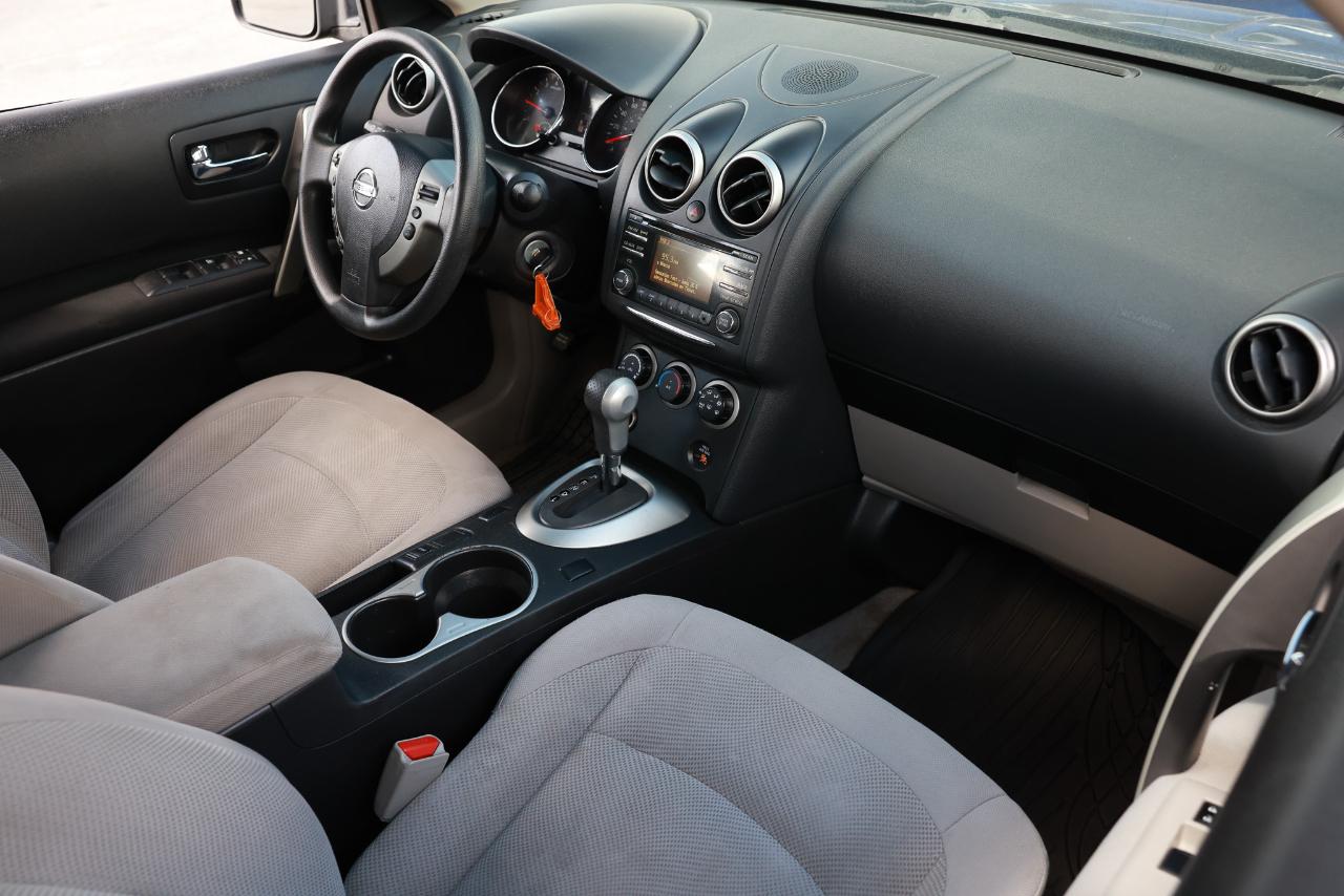 Nissan Rogue Select  2014