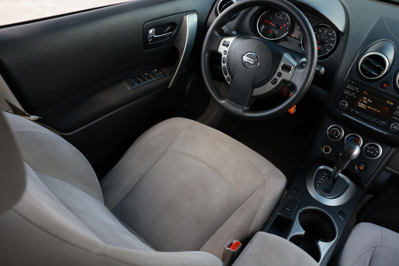 Nissan Rogue Select  2014