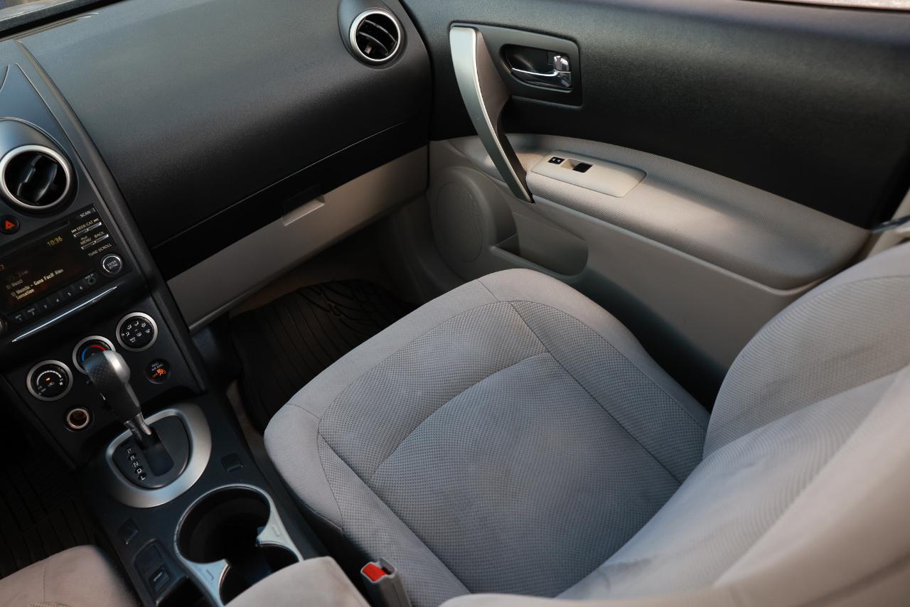 Nissan Rogue Select  2014