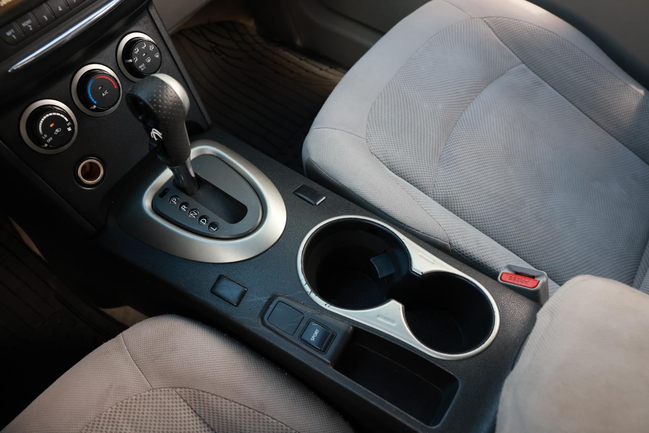 Nissan Rogue Select  2014