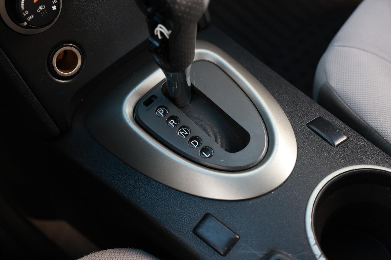 Nissan Rogue Select  2014