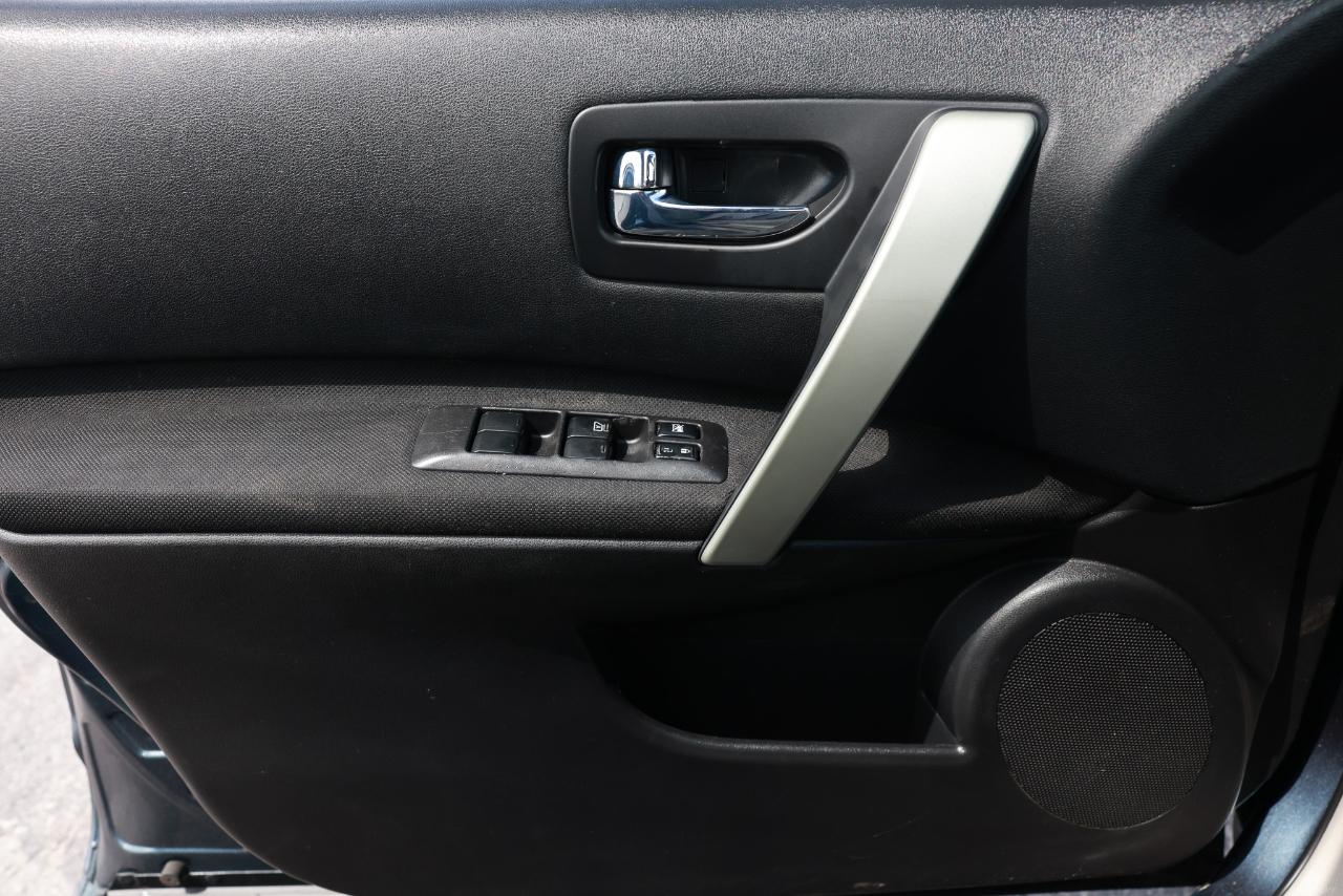 Nissan Rogue Select  2014