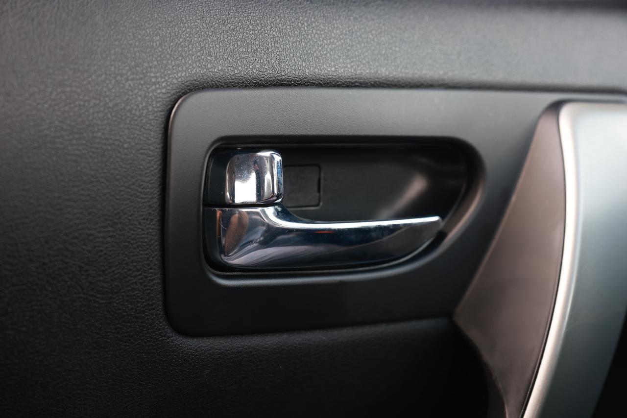 Nissan Rogue Select  2014