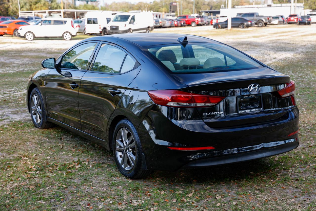 Hyundai Elantra  2018