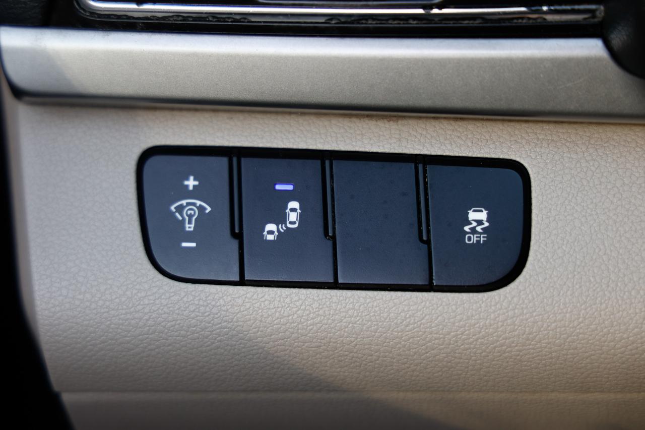 Hyundai Elantra  2018