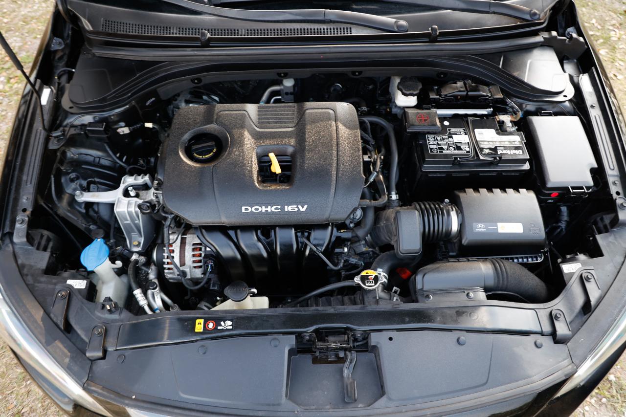 Hyundai Elantra  2018