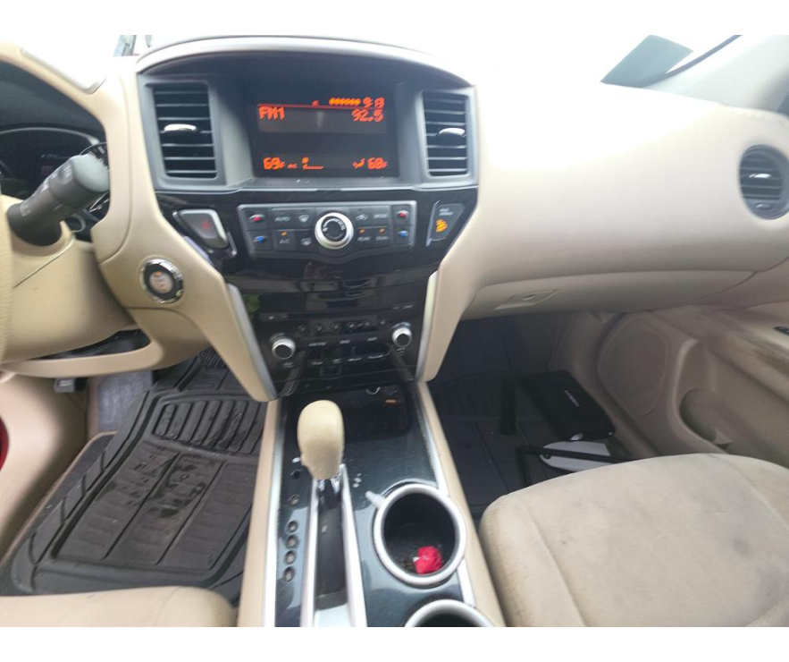 Nissan Pathfinder S 2014