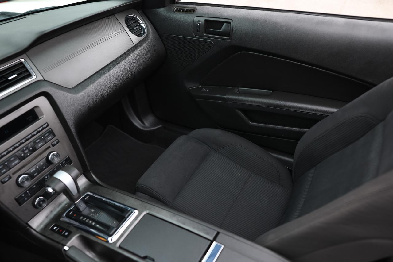 Ford Mustang  2010