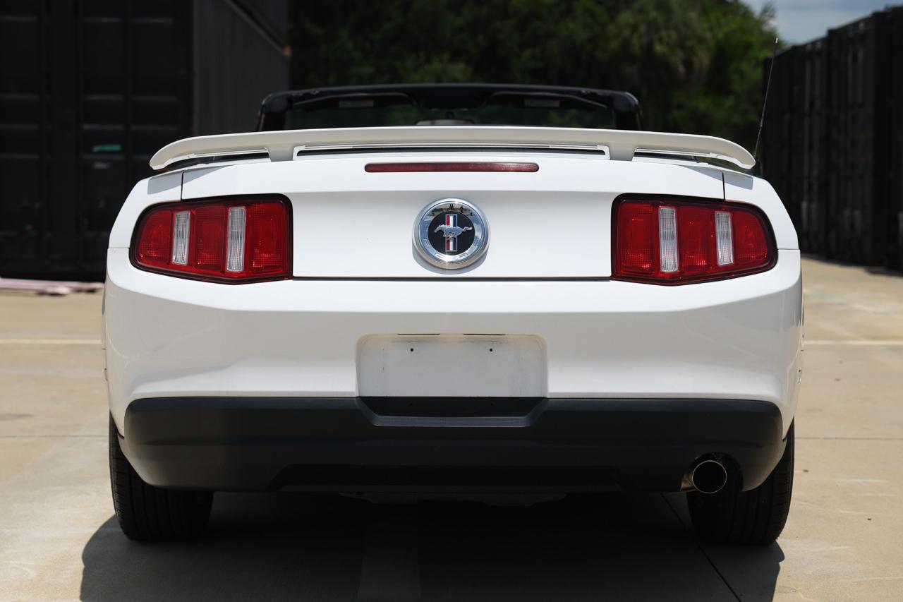 Ford Mustang  2010