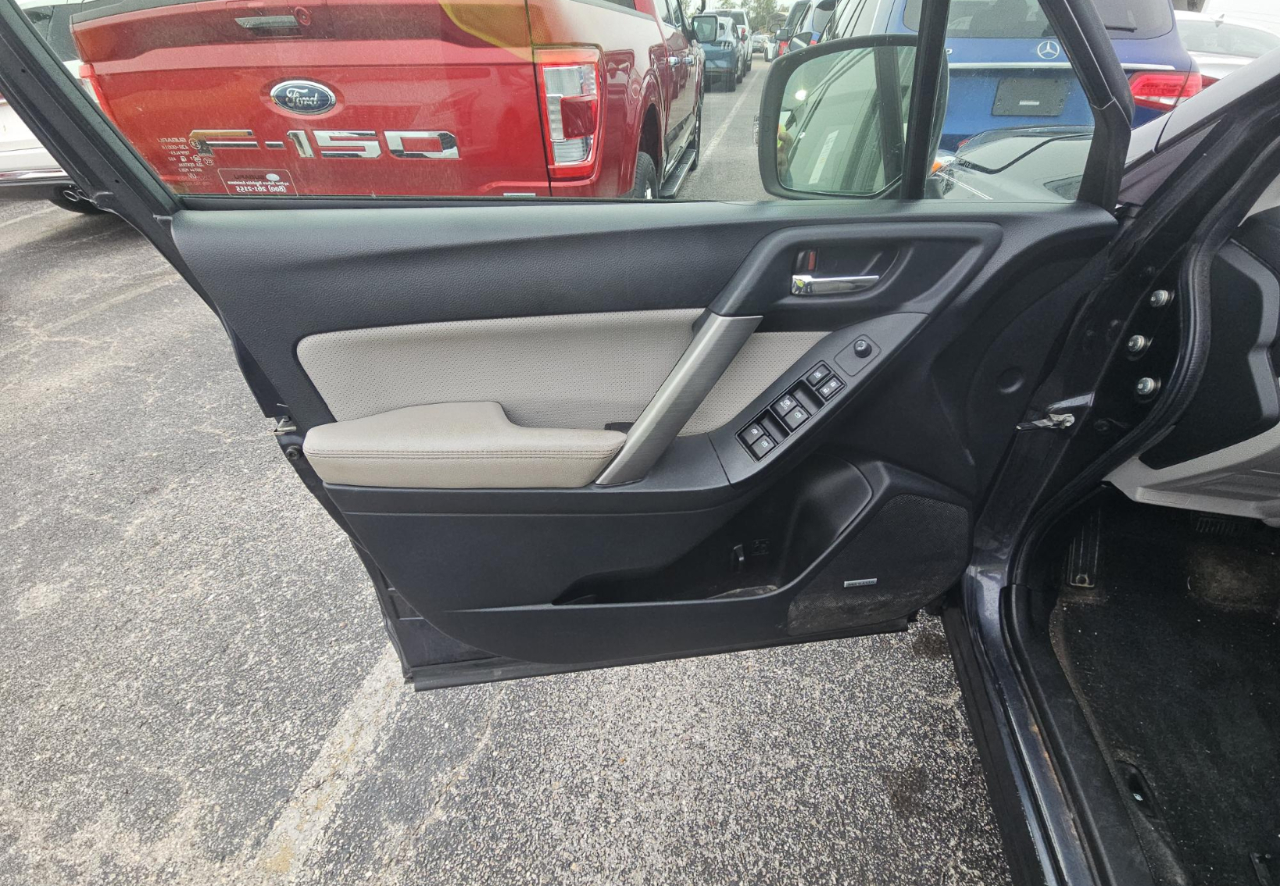 Subaru Forester 2.5i Touring 2014