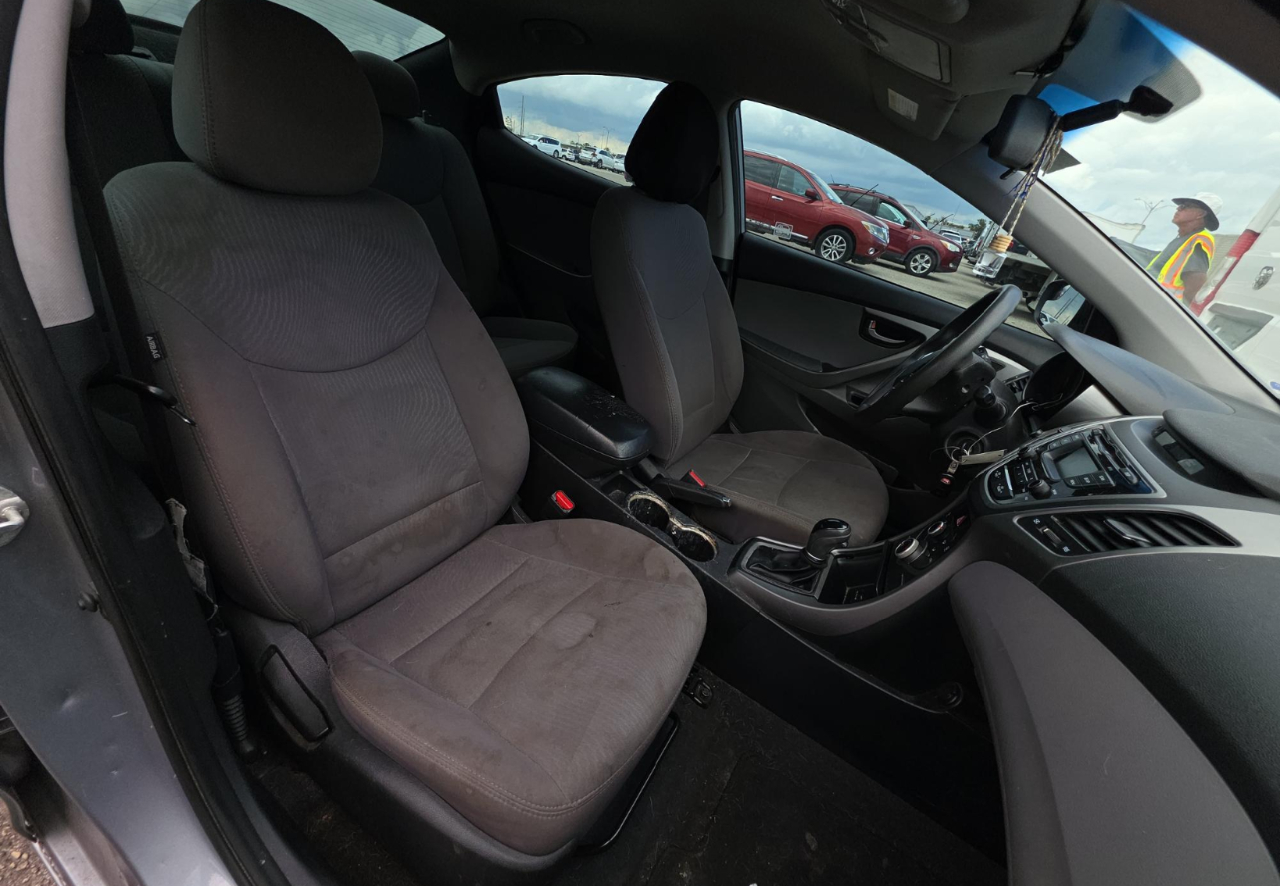 Hyundai Elantra SE 2015