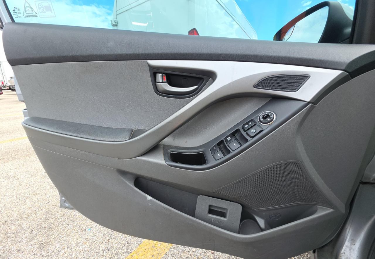 Hyundai Elantra SE 2015