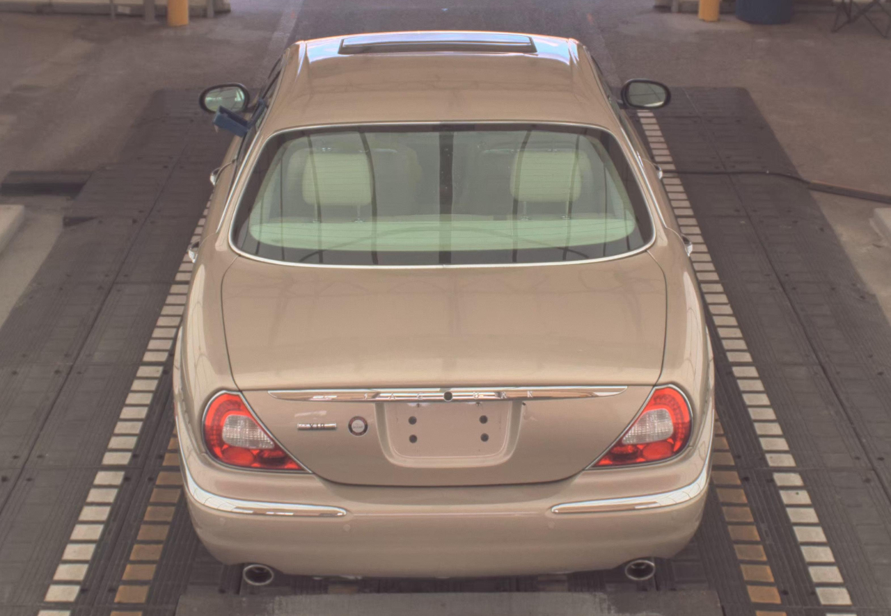 Jaguar XJ8  2004