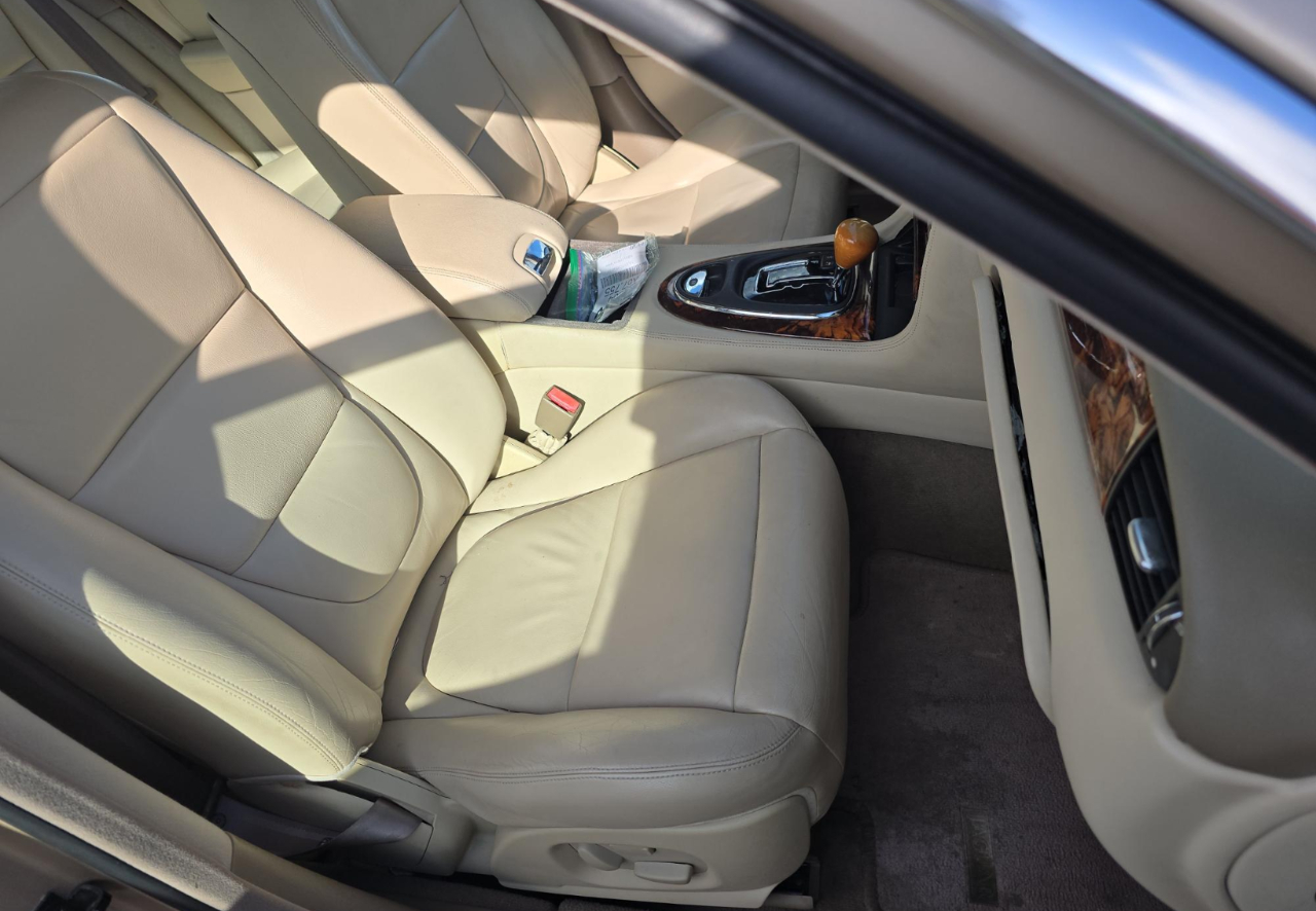 Jaguar XJ8  2004