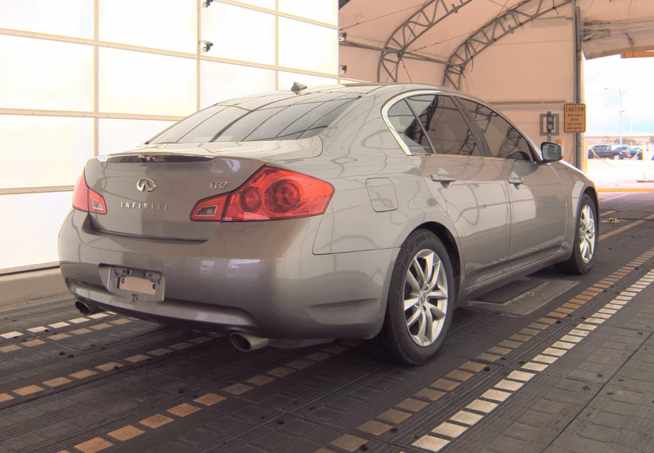 Infiniti G37 Sedan  2009