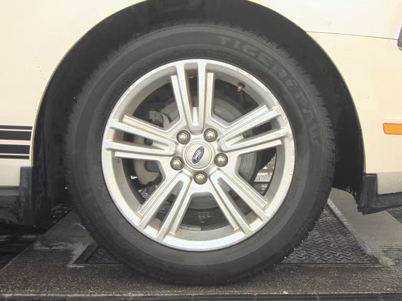 Ford Mustang V6 Convertible 2010