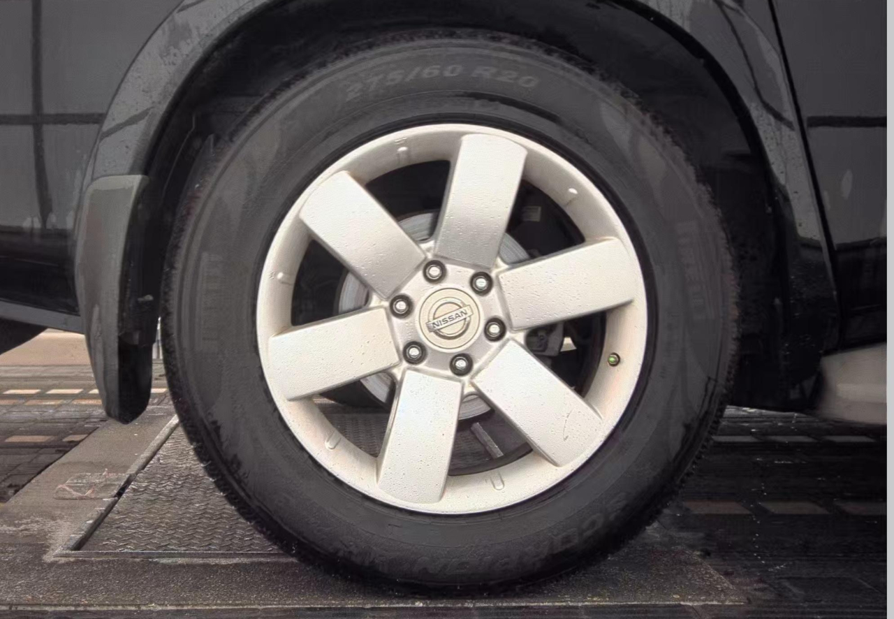 Nissan Armada SL 2011