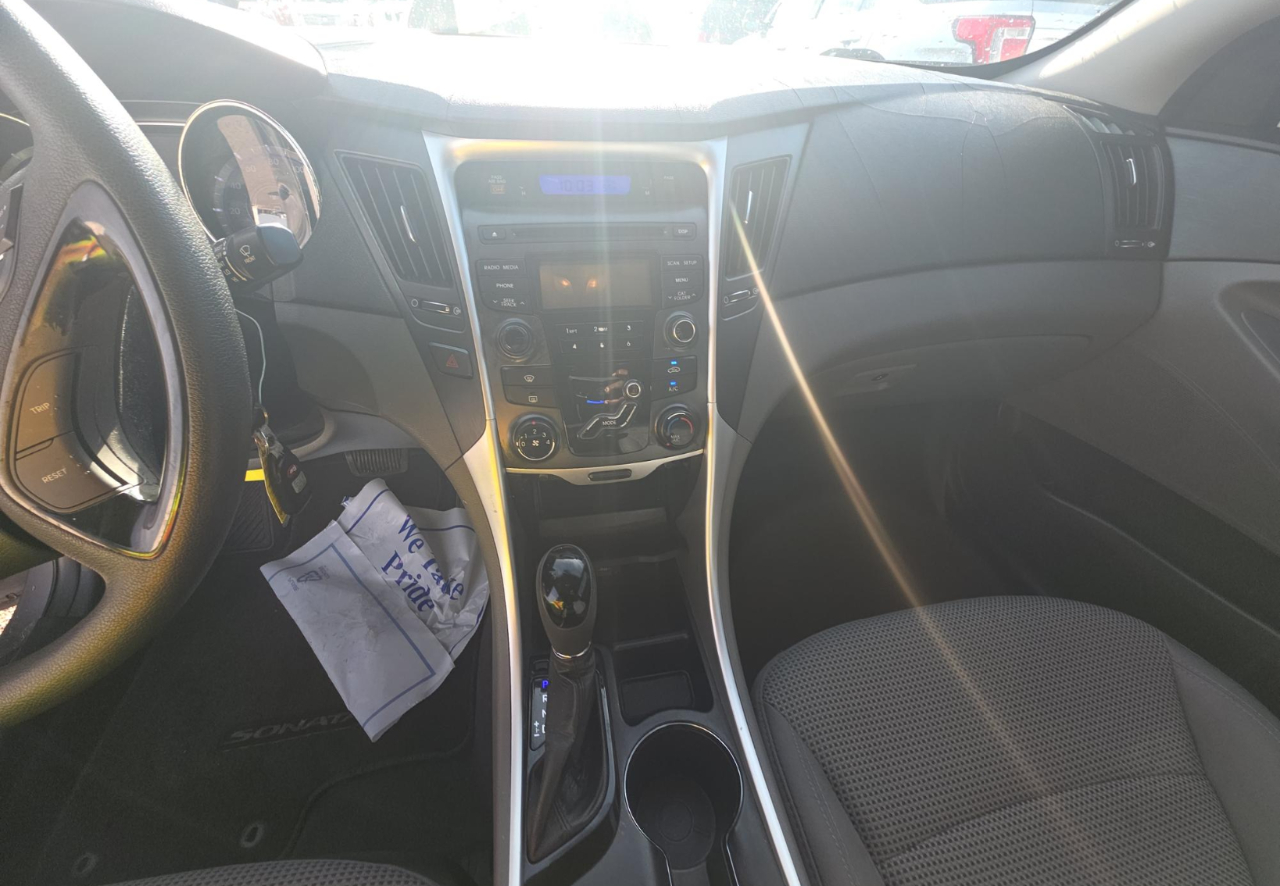 Hyundai Sonata GLS 2012