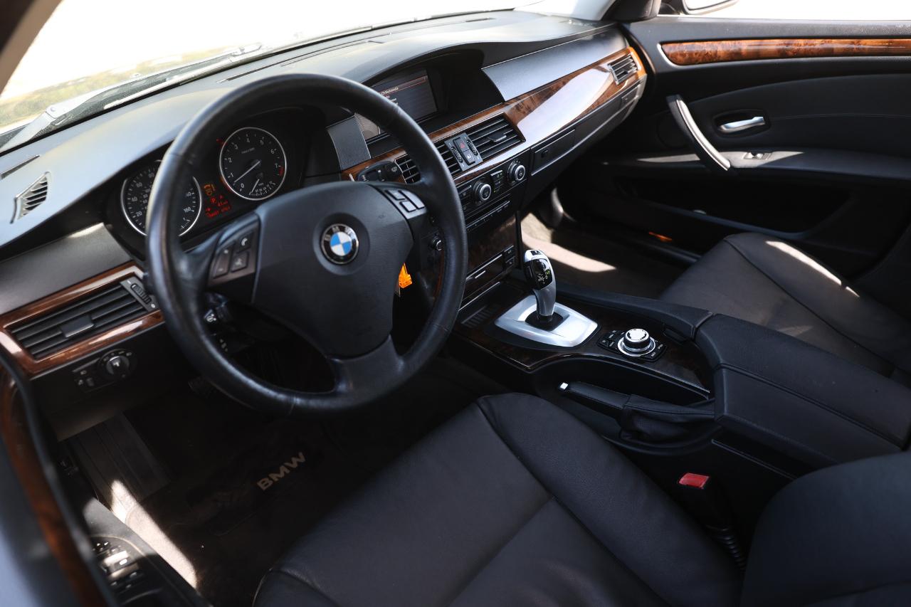 BMW 528i  2010