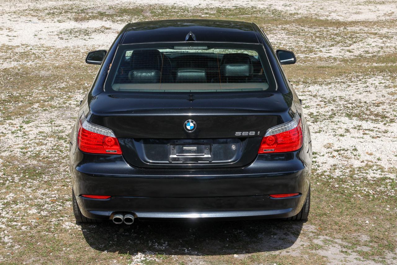BMW 528i  2010