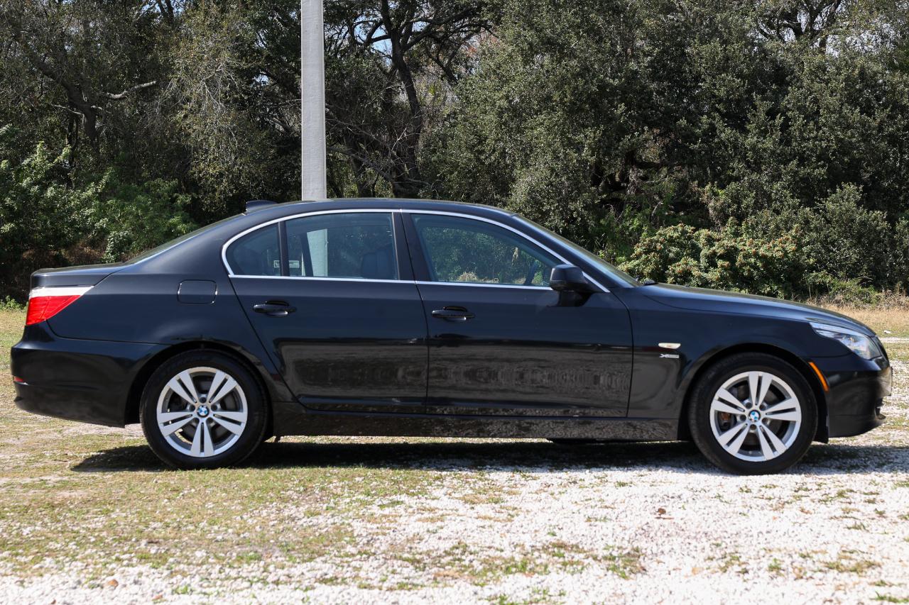 BMW 528i  2010